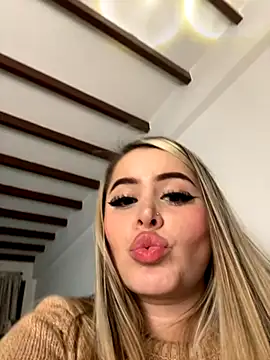 Snapshot of natashasweet chatting on 09/14/25, 12:21 natashasweet online show from 09/14/25, 12:21