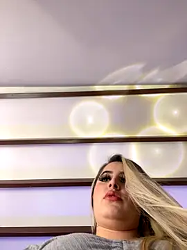 Snapshot of natashasweet chatting on 10/18/25, 02:47 natashasweet online show from 10/18/25, 02:47