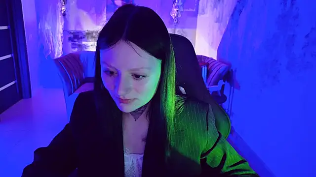 VeliraBraitberg online show from 12/18/24, 08:09