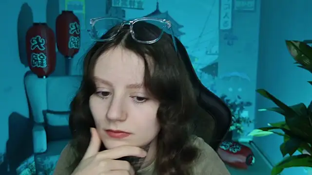 VeliraBraitberg online show from 02/07/25, 08:11