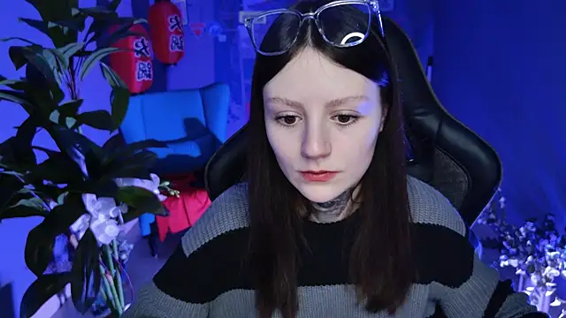 VeliraBraitberg online show from 02/12/25, 08:06