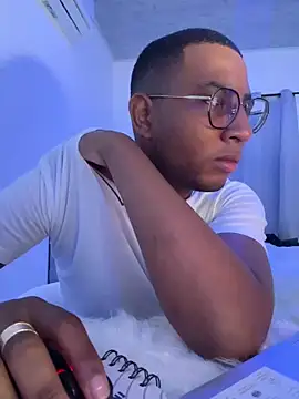 Snapshot of Arwens_bell08 chatting on 03/06/25, 11:31 Arwens bell08 online show from 03/06/25, 11:31