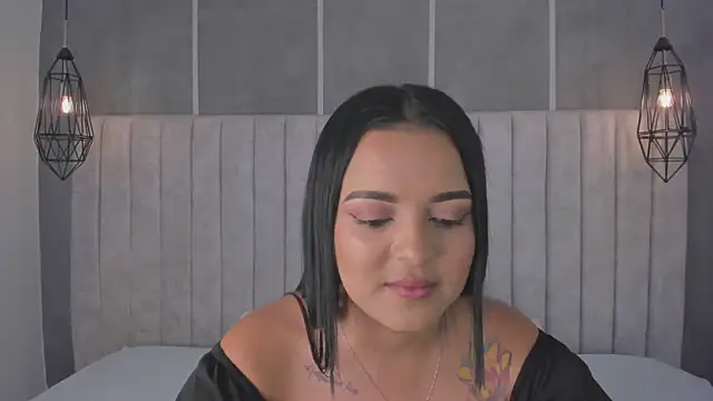 lea gray online show from 02/24/25, 07:19