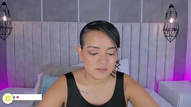 lea gray online show from 11/29/25, 07:06