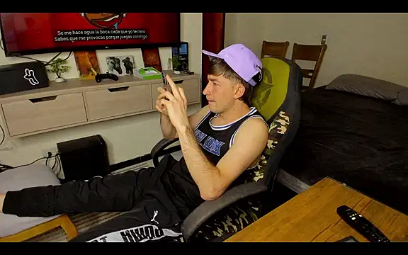 Fun Whit Alexxx online show from 08/05/26, 10:44