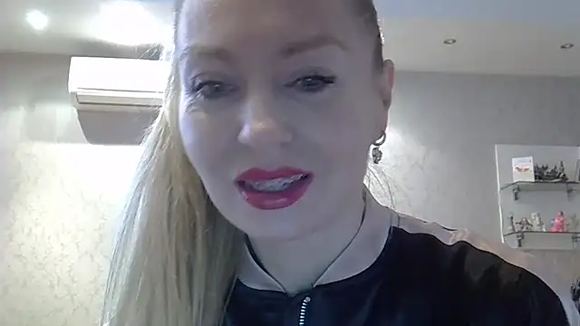 ZarinaSwift online show from 02/28/25, 04:43
