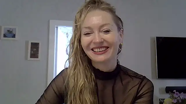 ZarinaSwift online show from 09/29/25, 04:39