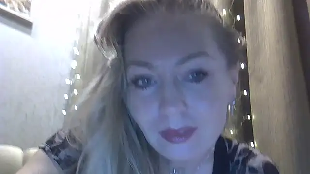 ZarinaSwift online show from 11/20/25, 04:34