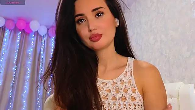 Snapshot of LaraSkinny chatting on 12/17/24, 03:06 LaraSkinny online show from 12/17/24, 03:06