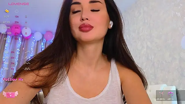 Snapshot of LaraSkinny chatting on 12/19/24, 03:18 LaraSkinny online show from 12/19/24, 03:18