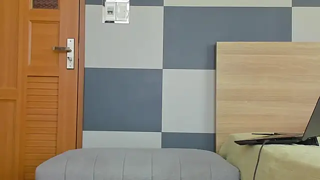 Kiera Thomas online show from 04/21/26, 05:25