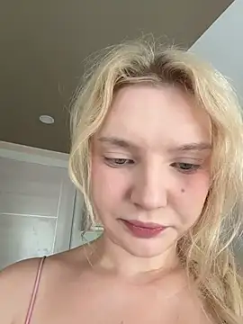 AmmyHot online show from 04/11/26, 03:33