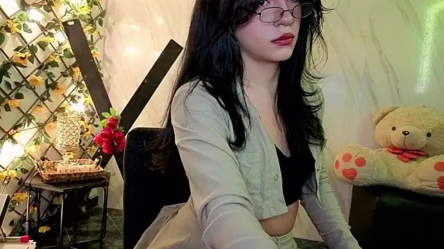 Snapshot of jeimy_garcia chatting on 05/19/26, 12:11 jeimy garcia online show from 05/19/26, 12:11