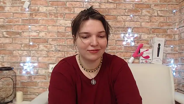 Amelia Kiss  online show from 12/16/25, 12:37