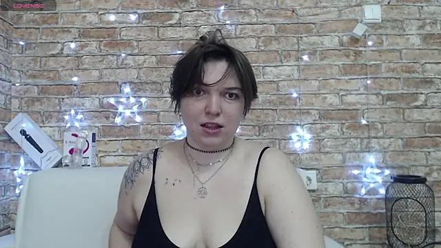 Amelia Kiss  online show from 03/06/26, 01:02