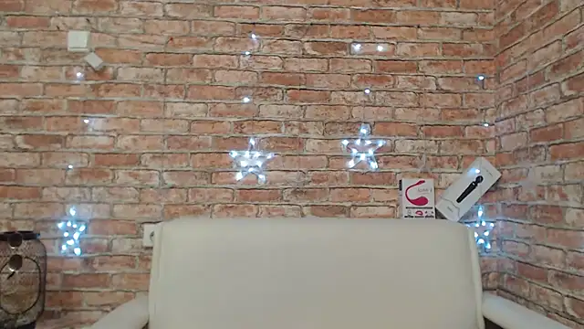 Amelia Kiss  online show from 04/23/26, 12:45