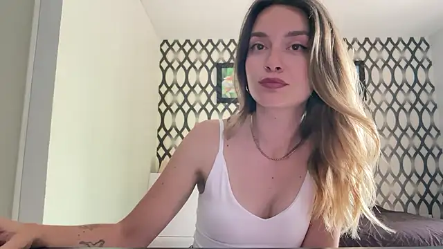 SirenaBelle online show from 12/28/24, 10:14