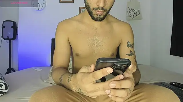 Snapshot of Alex_BigDickkk chatting on 11/27/25, 10:45 Alex BigDickkk online show from 11/27/25, 10:45