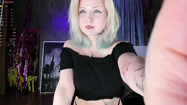 little grinch666 online show from 12/25/24, 03:38