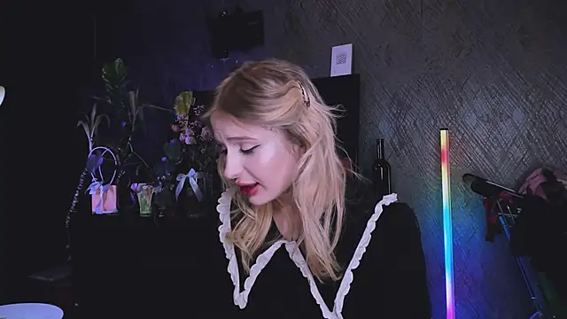 little grinch666 online show from 12/22/25, 06:49