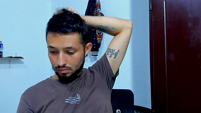 Bad Couple 1 online show from 10/28/25, 12:47