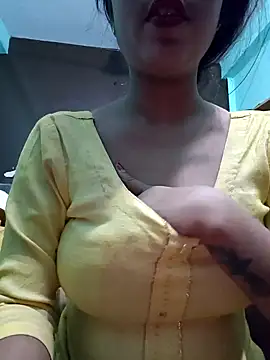 Snapshot of Kavita_ji chatting on 01/05/25, 04:58 Kavita ji online show from 01/05/25, 04:58