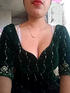 Snapshot of Kavita_ji chatting on 02/21/25, 03:45 Kavita ji online show from 02/21/25, 03:45
