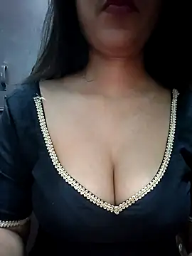 Snapshot of Kavita_ji chatting on 09/25/25, 02:15 Kavita ji online show from 09/25/25, 02:15