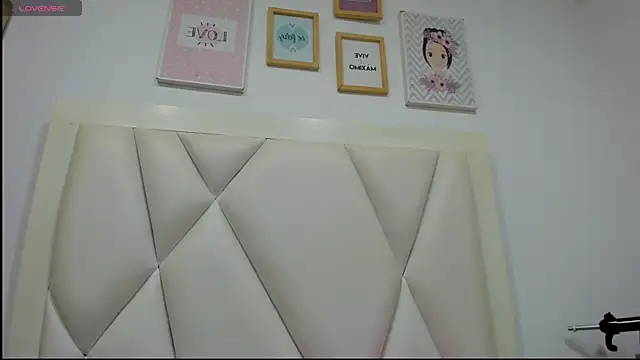 atilanadiaz7 online show from 04/14/26, 05:08