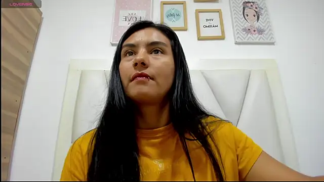 atilanadiaz7 online show from 04/21/26, 05:39