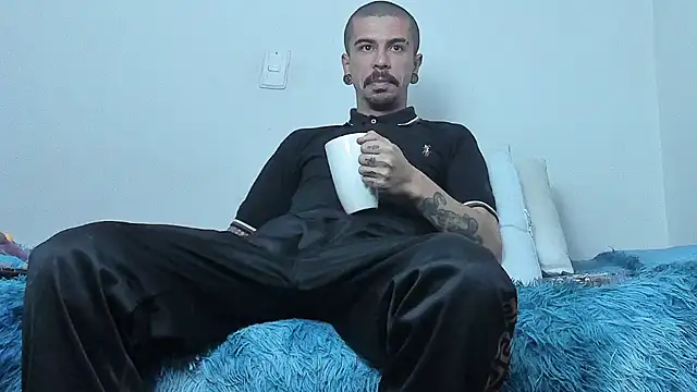 Aaron BigDickxxx online show from 10/20/25, 06:36