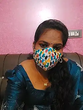 melina214 online show from 05/25/26, 04:24