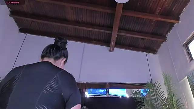 emily-fox online show from 02/14/25, 05:25