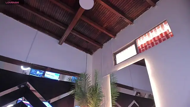 emily-fox online show from 02/15/25, 05:28