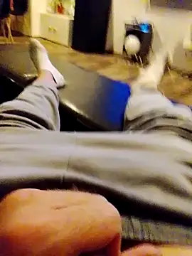 Snapshot of Geniusxl chatting on 10/29/25, 08:21 Geniusxl online show from 10/29/25, 08:21