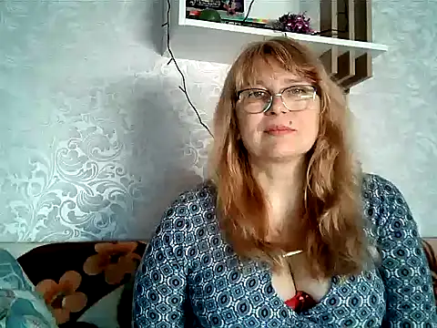Snapshot of Aline_LoveFlowers chatting on 01/15/25, 10:27 Aline LoveFlowers online show from 01/15/25, 10:27