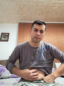 Snapshot of hornny1995 chatting on 01/19/25, 03:53 hornny1995 online show from 01/19/25, 03:53