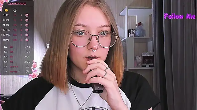 Snapshot of bunny_bubble chatting on 12/29/24, 12:41 bunny bubble online show from 12/29/24, 12:41