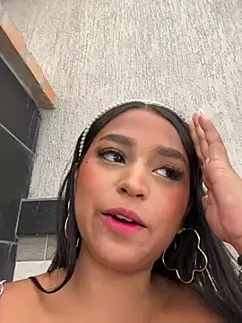 Juli Walker online show from 12/11/24, 02:44