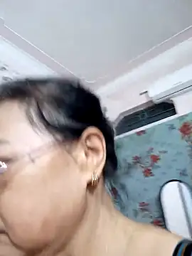 Hotestlove online show from 10/17/25, 10:51