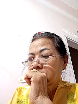 Hotestlove online show from 10/24/25, 01:29