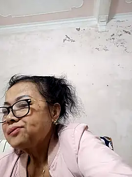 Hotestlove online show from 12/05/25, 01:58