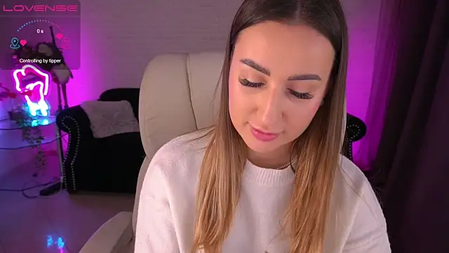 LiaBrazzerr online show from 12/20/24, 06:45