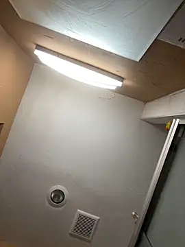 Crackkers online show from 10/23/25, 04:45