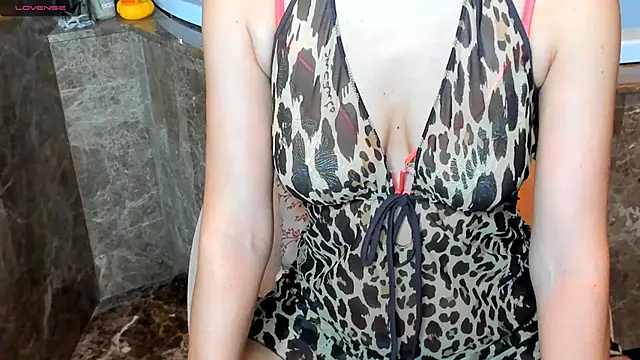 Snapshot of yourastral chatting on 03/23/25, 02:59 yourastral online show from 03/23/25, 02:59