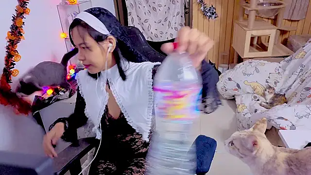 Kana G online show from 10/31/25, 08:21