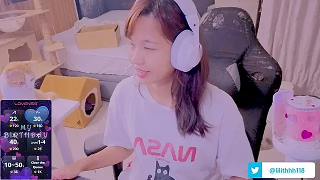 Snapshot of Kana_G chatting on 06/28/26, 03:29 Kana G online show from 06/28/26, 03:29
