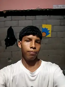 Snapshot of brayanffff chatting on 10/28/25, 01:53 brayanffff online show from 10/28/25, 01:53