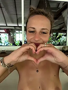 Snapshot of emma4xxx chatting on 02/27/25, 08:09 emma4xxx online show from 02/27/25, 08:09