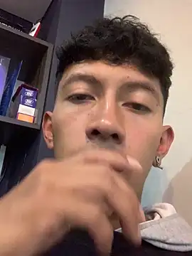 Snapshot of Chocolatito26 chatting on 02/21/25, 10:04 Chocolatito26 online show from 02/21/25, 10:04